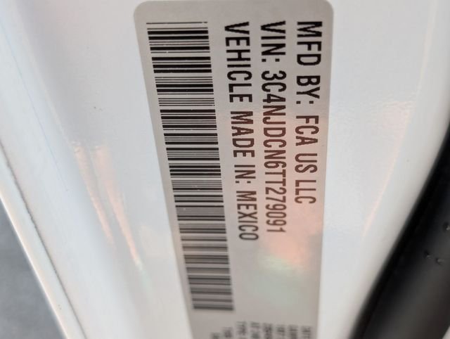 New 2026 Bright White Clear-Coat Exterior Paint Jeep Limited image 32