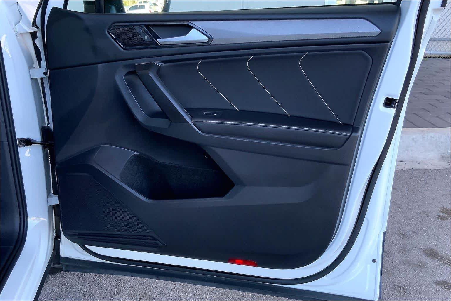 2022 Volkswagen Tiguan SE - Photo 23