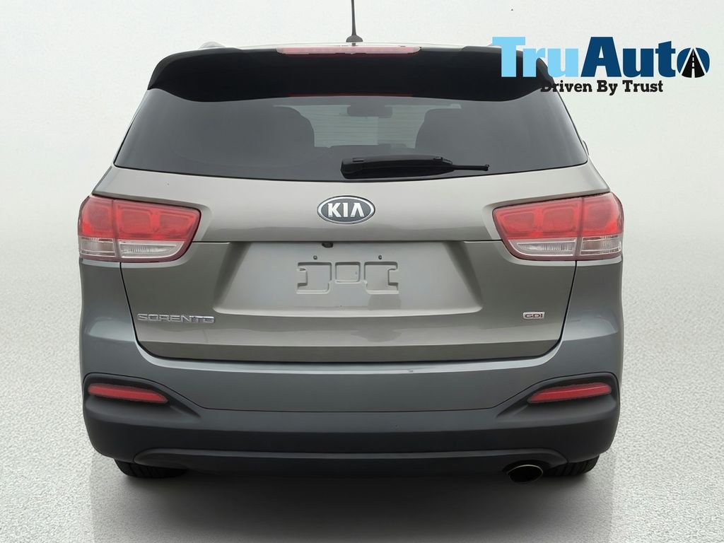 Used 2018 Silver Kia L image 6
