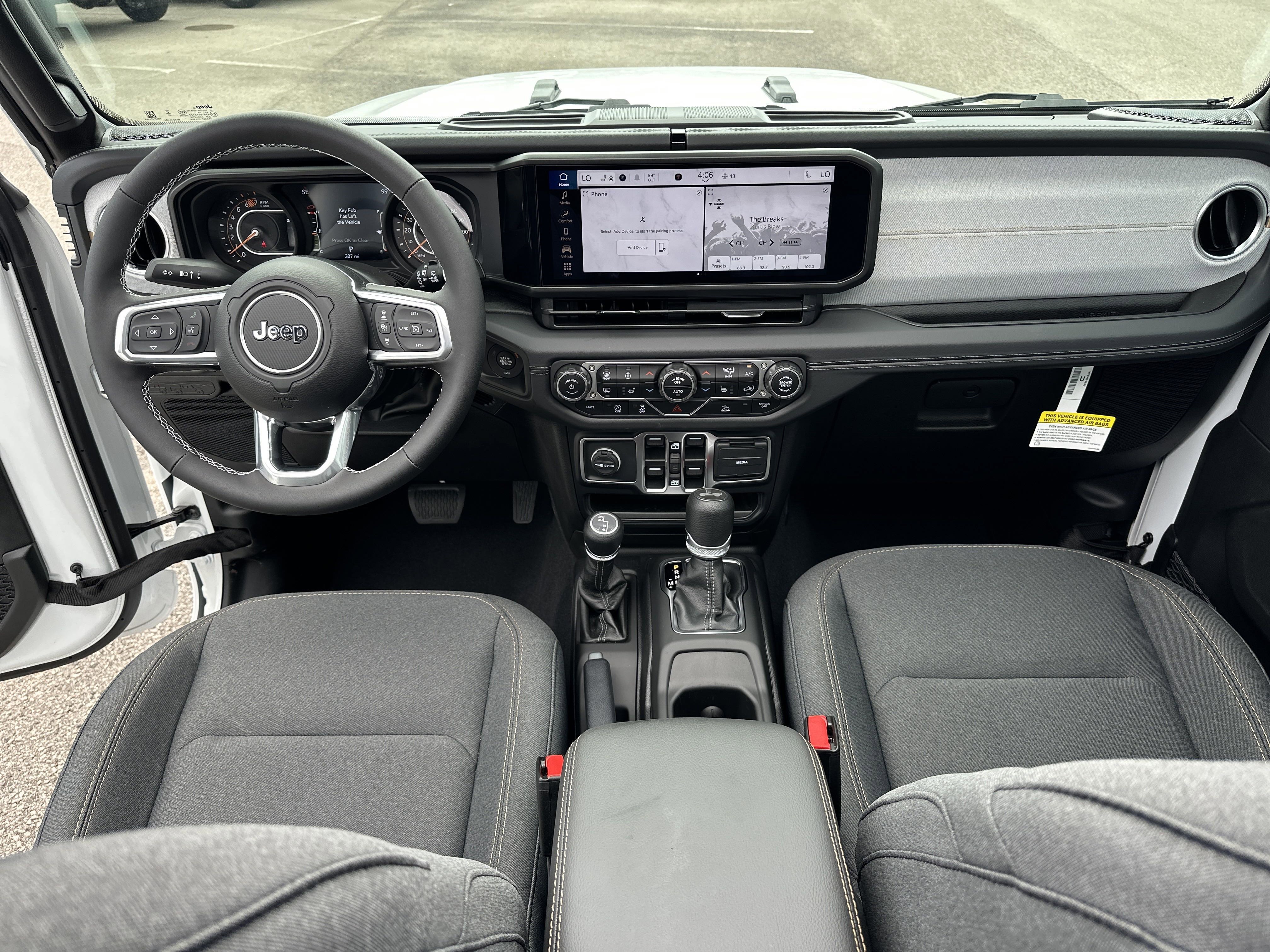 2025 Jeep Wrangler 4-Door Sahara - Photo 22