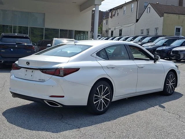 Used 2024 Eminent White Pearl Lexus 350 image 4