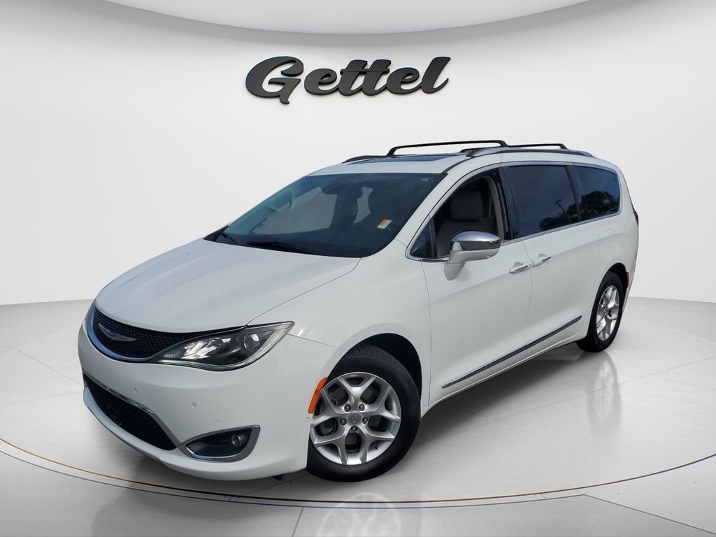 2020 Chrysler Pacifica Limited's photo