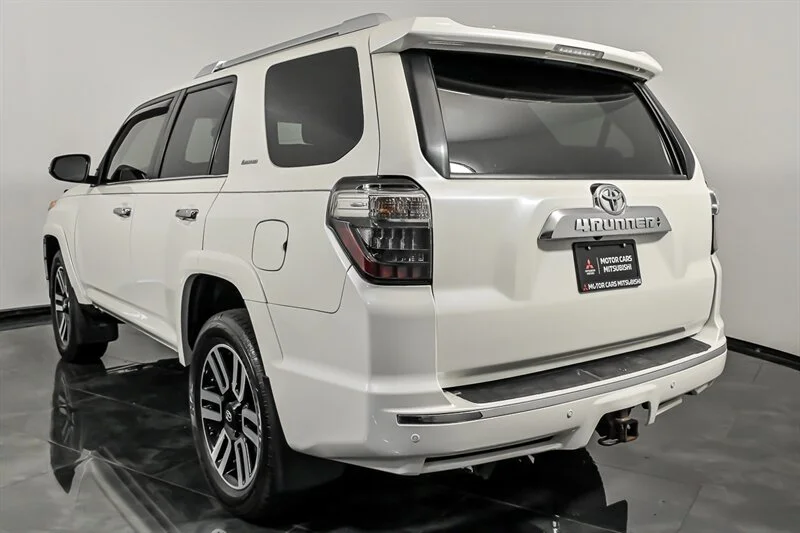 Used 2018 Blizzard Pearl Toyota Limited image 7