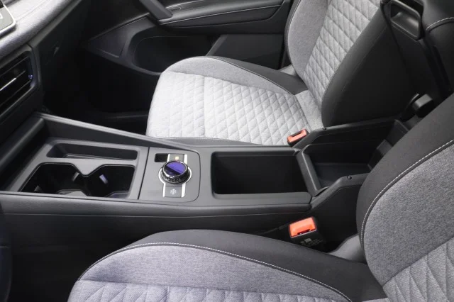 New 2026 Platinum Gray Metallic Volkswagen S image 30