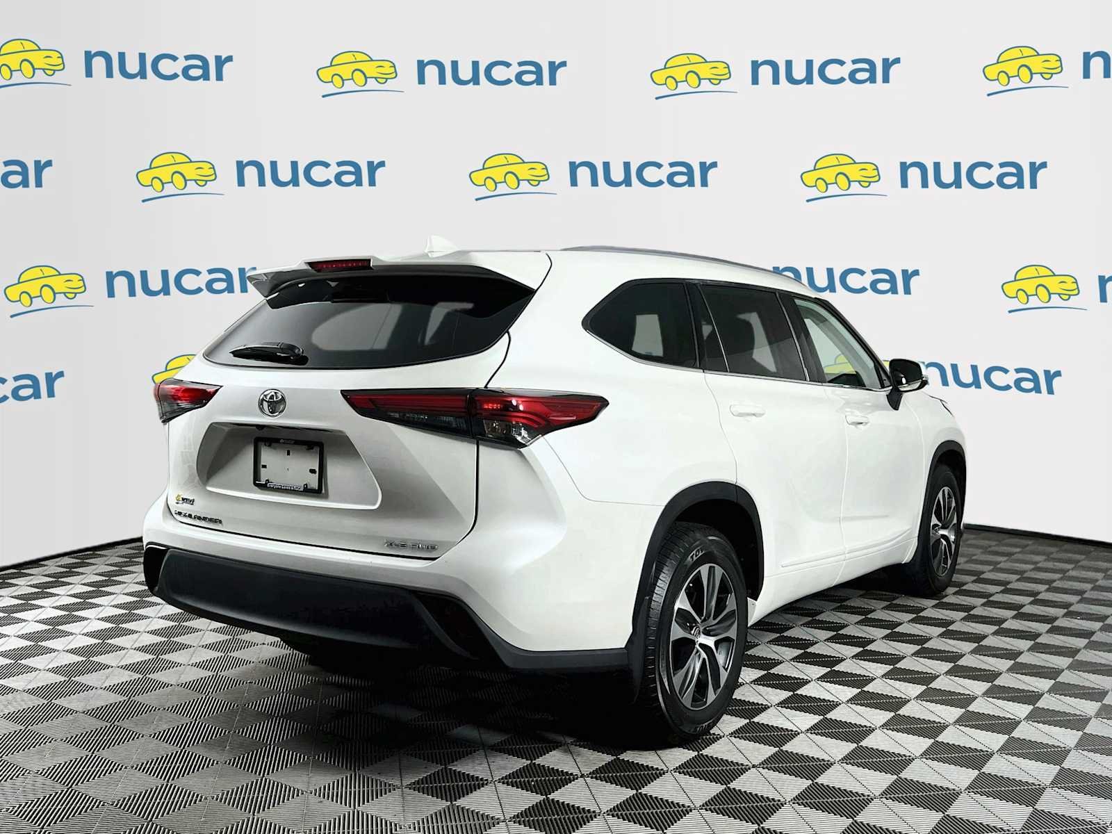 Used 2021 Blizzard Pearl Toyota XLE image 7