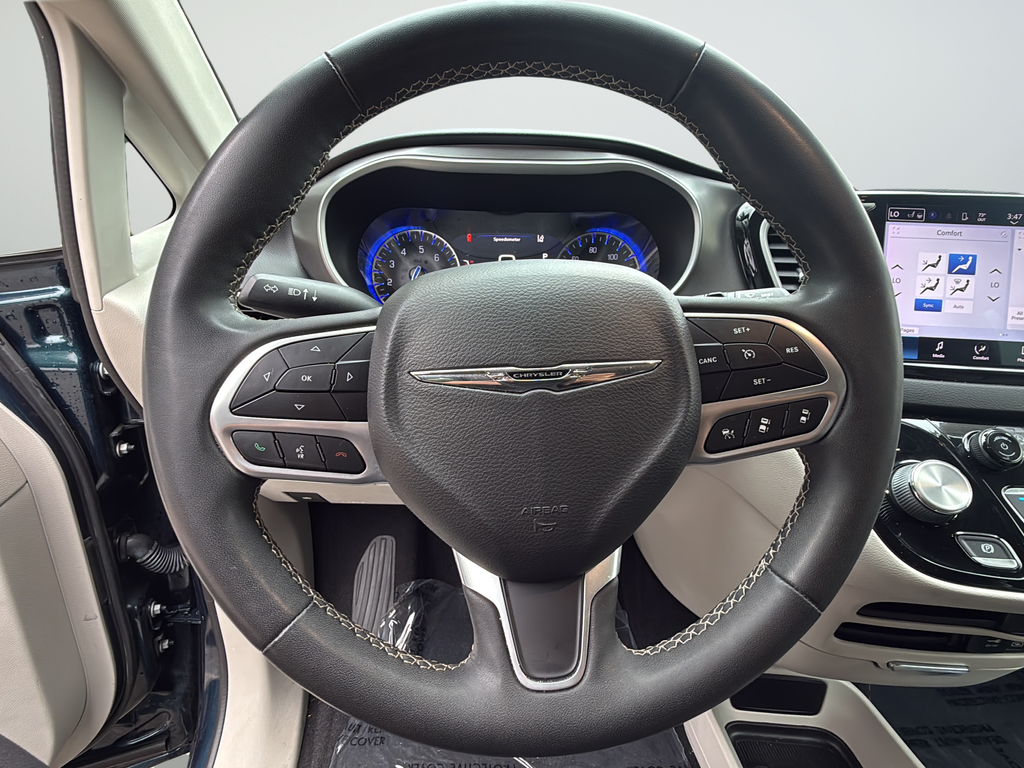 Used 2022 Blue Chrysler Touring L image 34