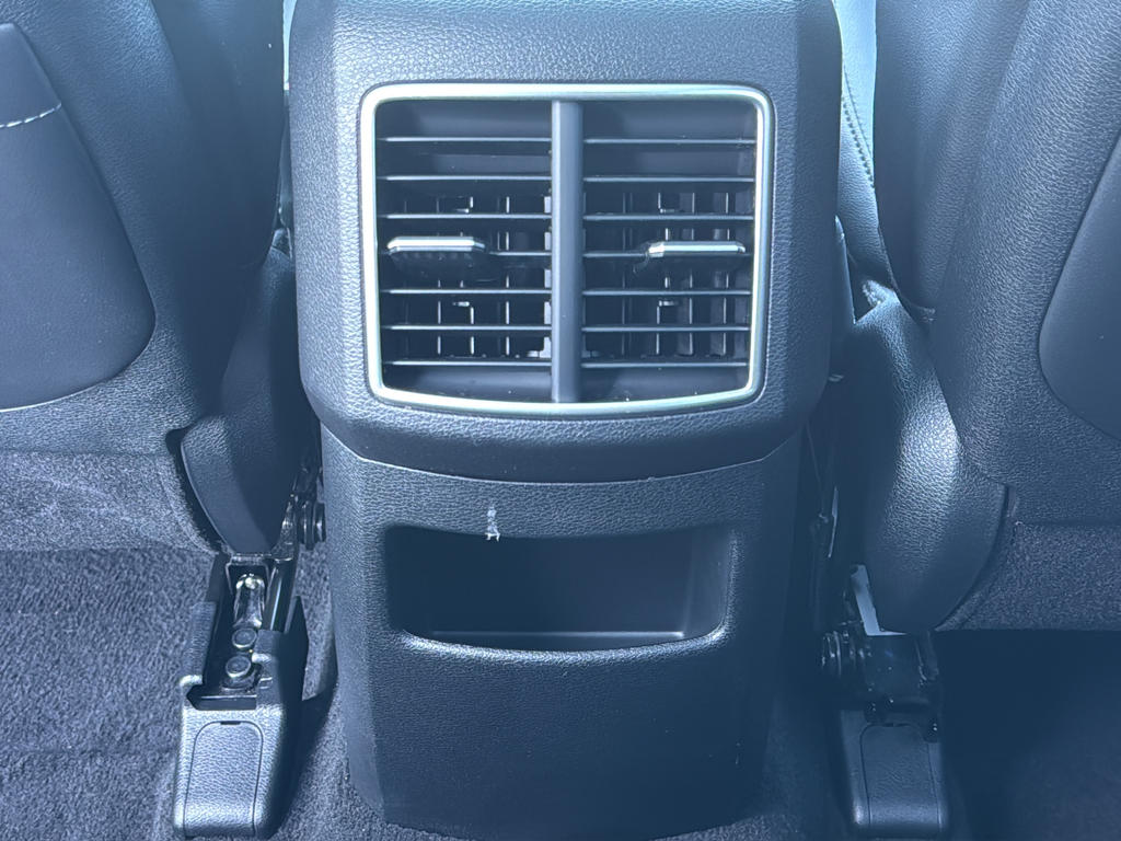 Used 2023 White Kia X-Pro Prestige image 13