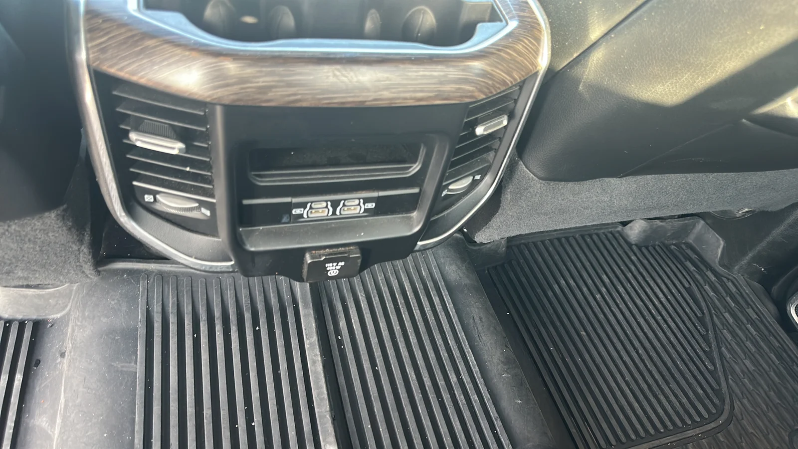Used 2021 Silver Ram Laramie image 21