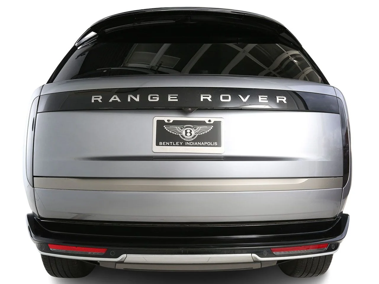 Used 2025 Gray Land Rover SE LWB image 11