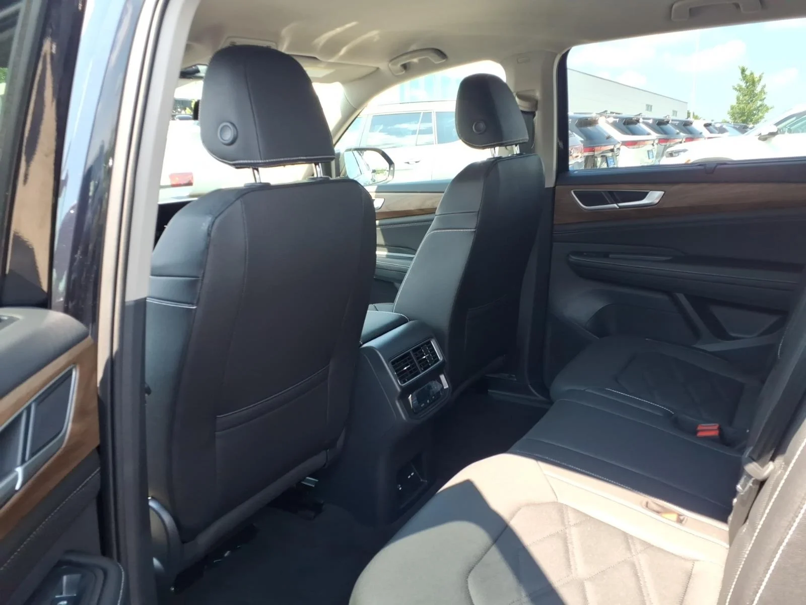 New 2026 Deep Black Pearl Volkswagen 2.0T SE 4MOTION image 17