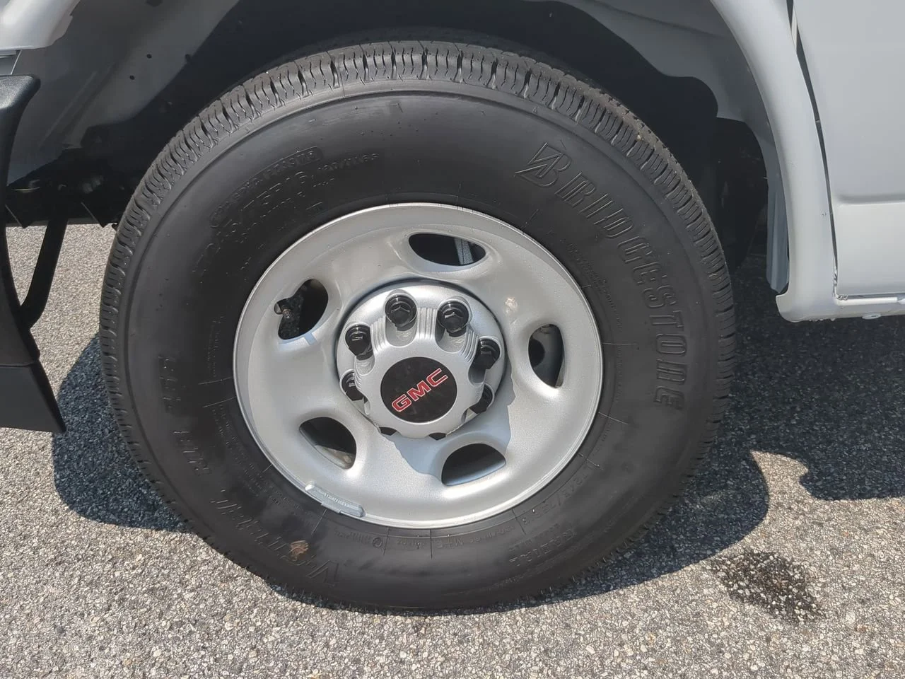 New 2026 Summit White GMC Work Van image 29