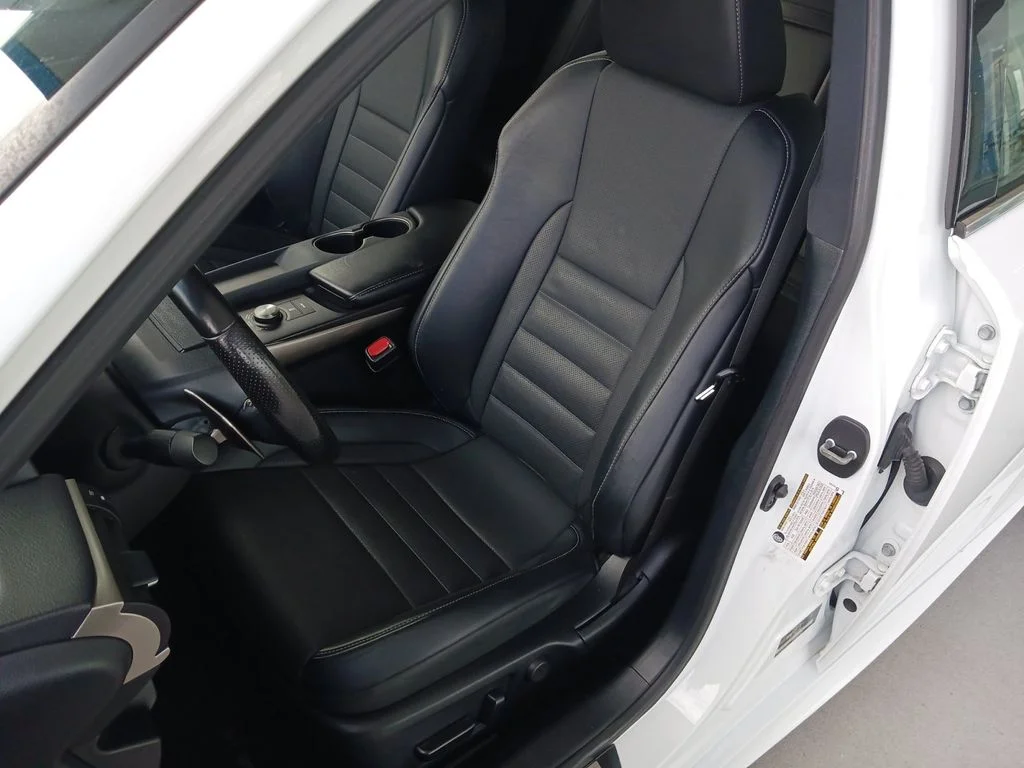 Used 2020 White Lexus 300 image 27