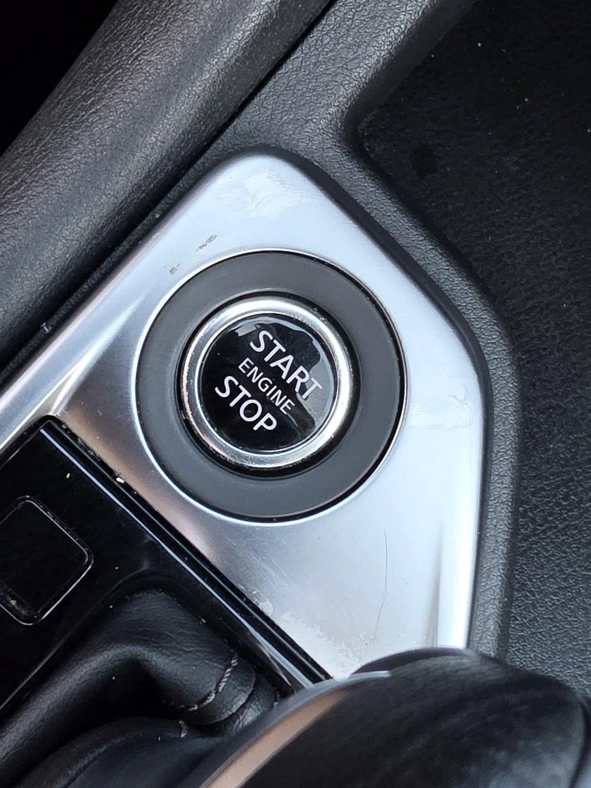 Used 2025 Electric Blue Metallic Nissan SV image 33