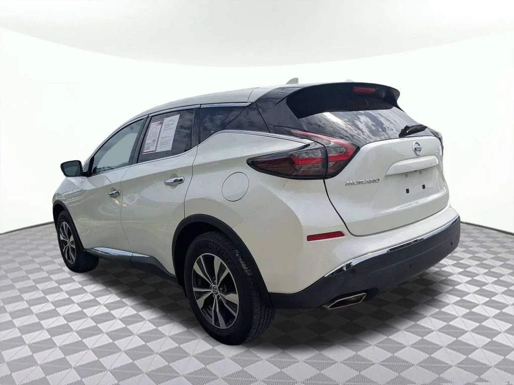 Used 2020 White Nissan S image 5