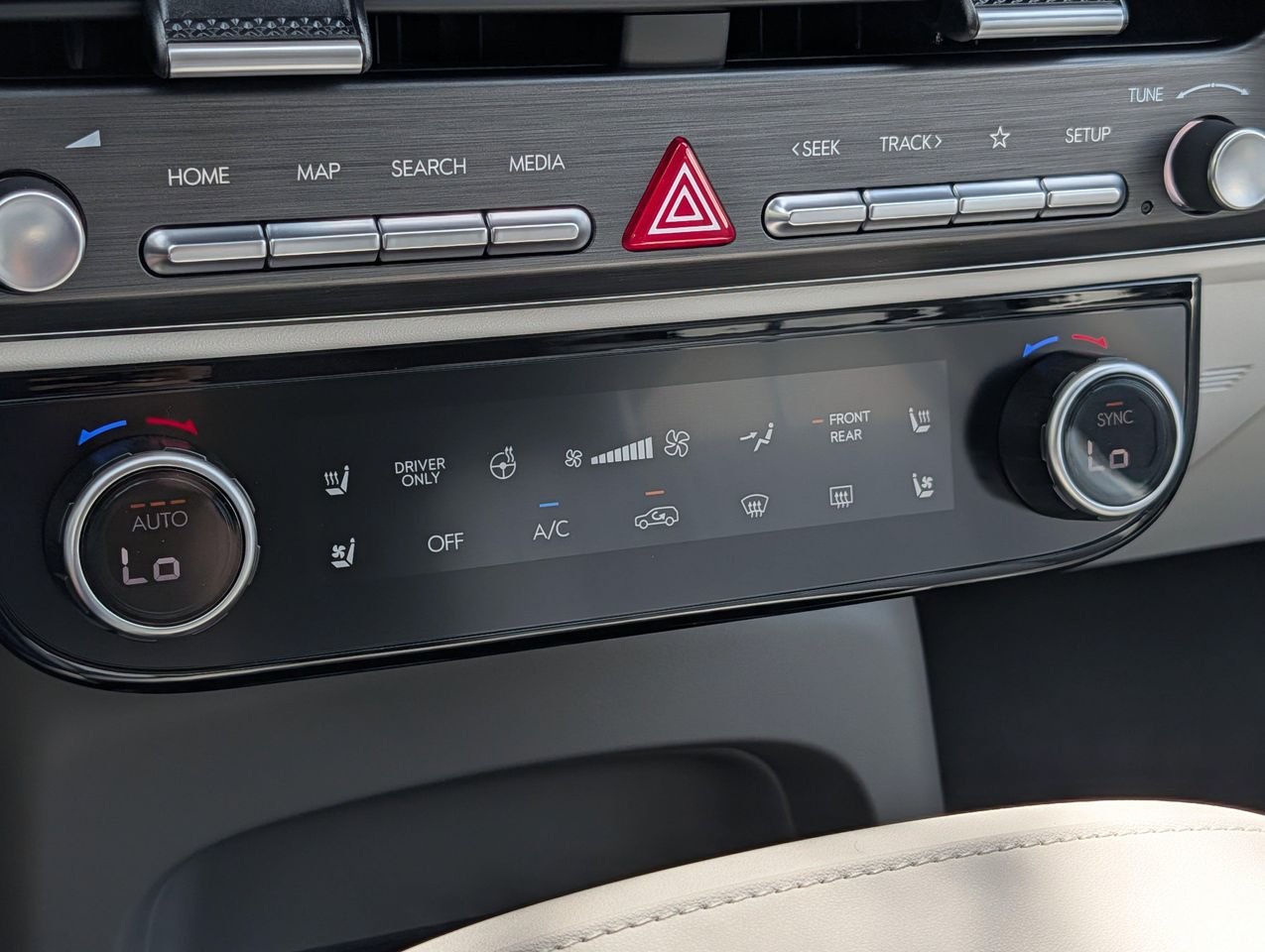 New 2026 Ecotronic Gray Pearl Hyundai SEL Premium 7P image 11