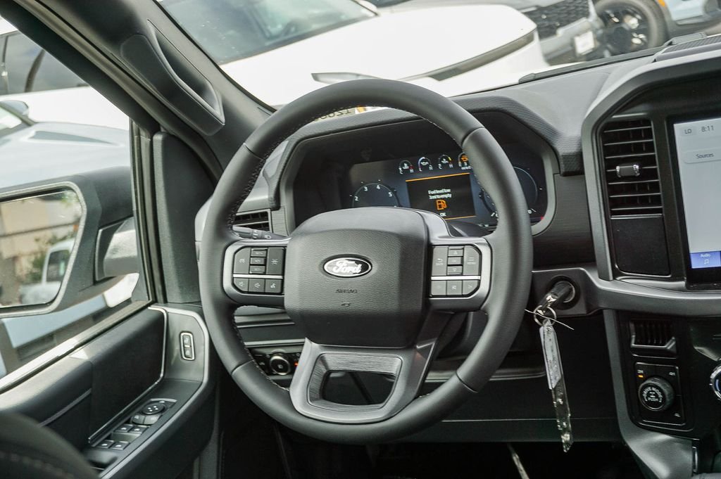 New 2026 Oxford White Ford XLT image 16