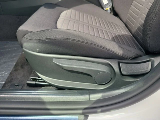 New 2026 Snow White Pearl Kia LXS FWD image 13