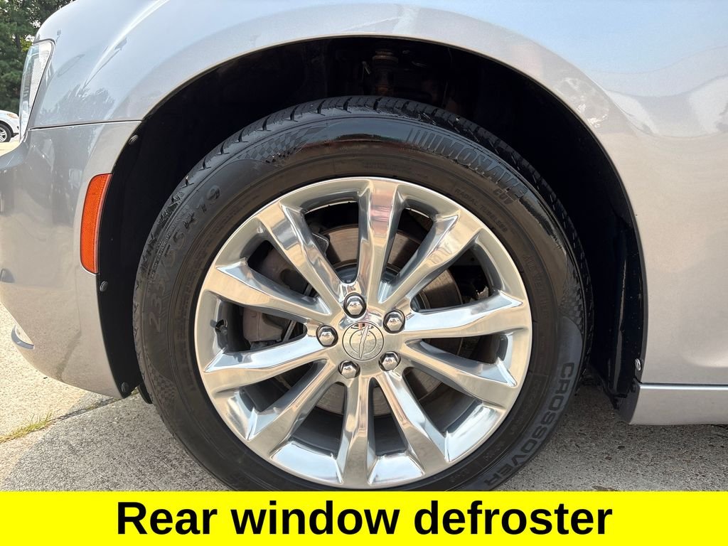 Used 2018 Silver Chrysler Limited image 15