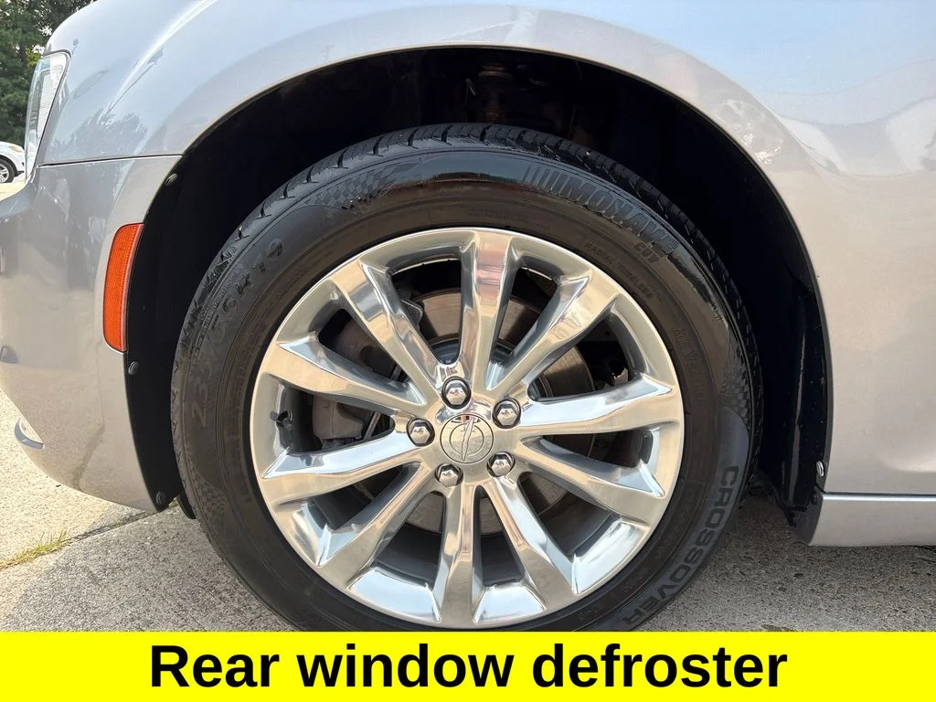 Used 2018 Silver Chrysler Limited image 15