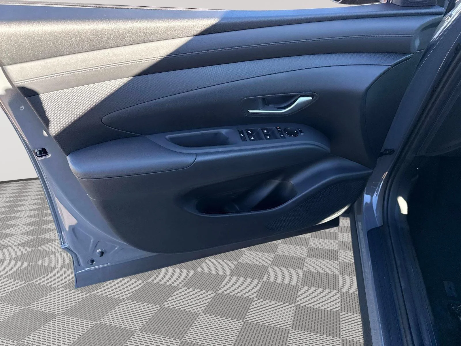 New 2026 Hampton Gray Hyundai SE image 20