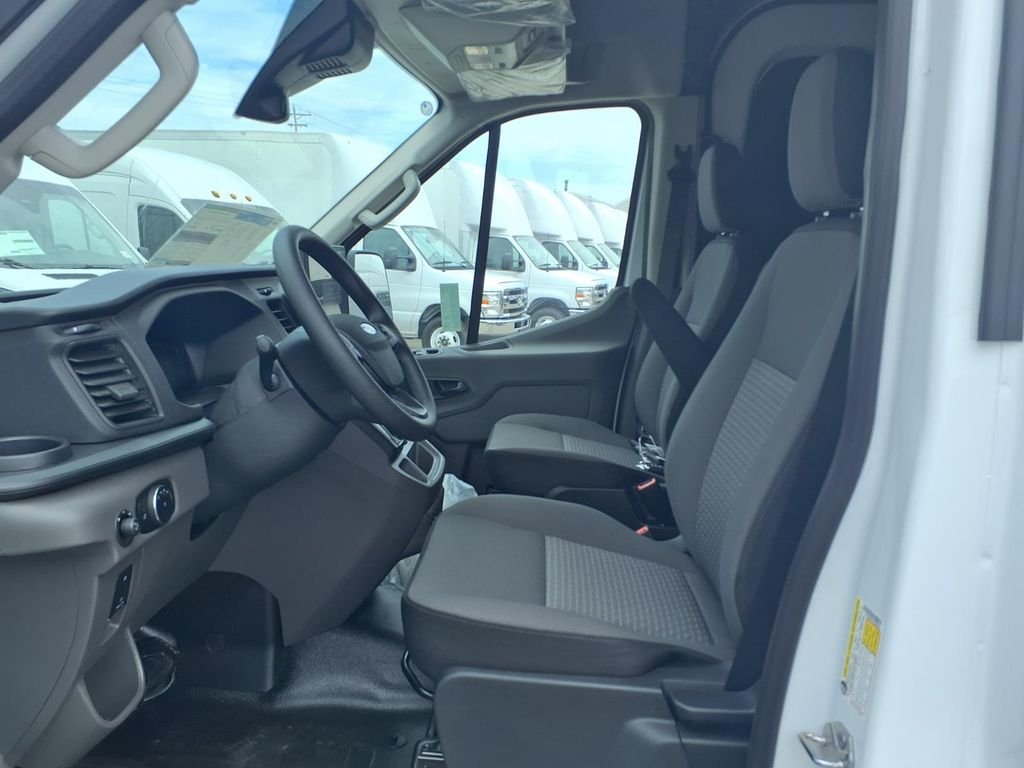 New 2026 Oxford White Ford Cargo Van image 9
