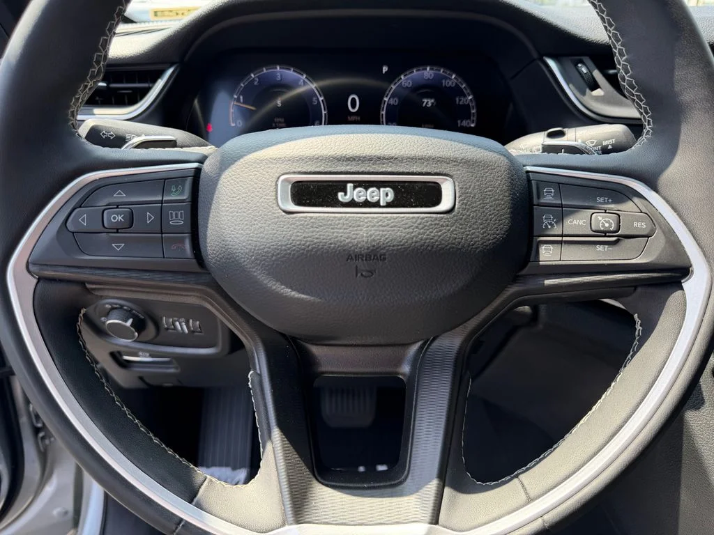 Used 2023 Silver Jeep Altitude image 24