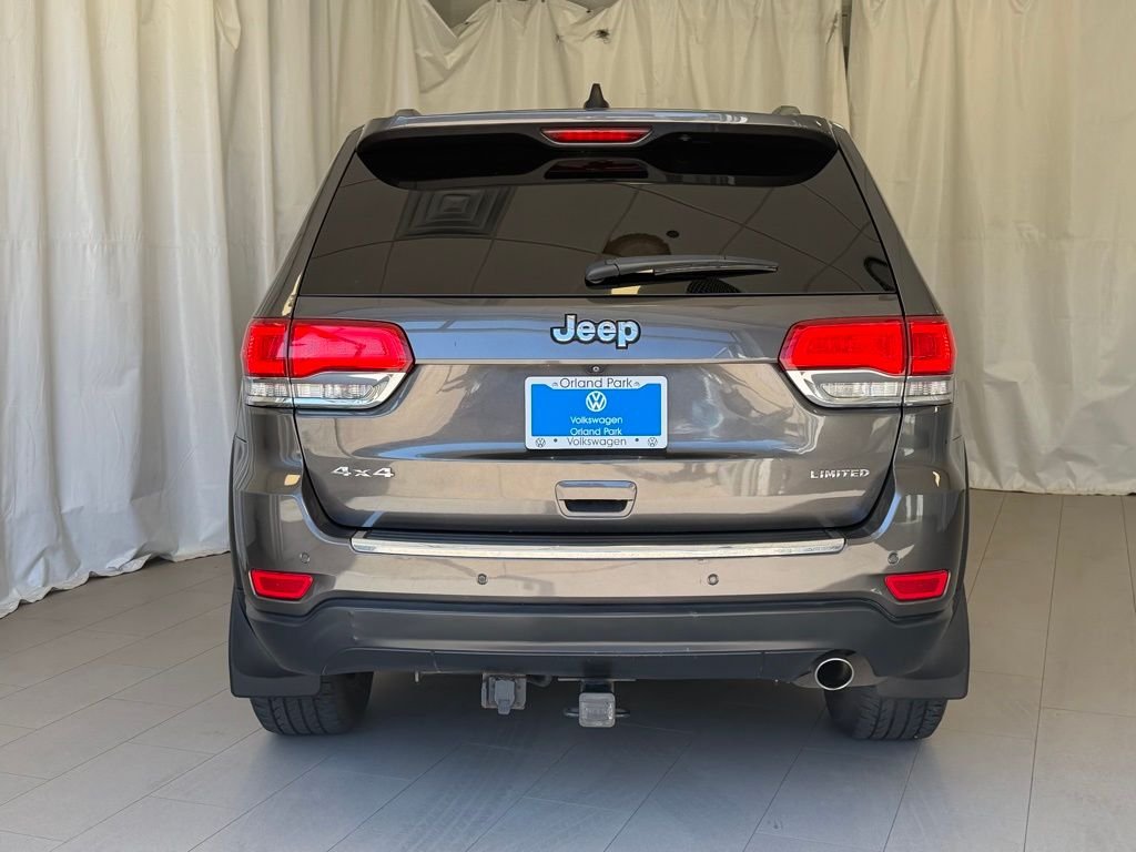 Used 2018 Granite Crystal Metallic Clearcoat Jeep Limited image 4