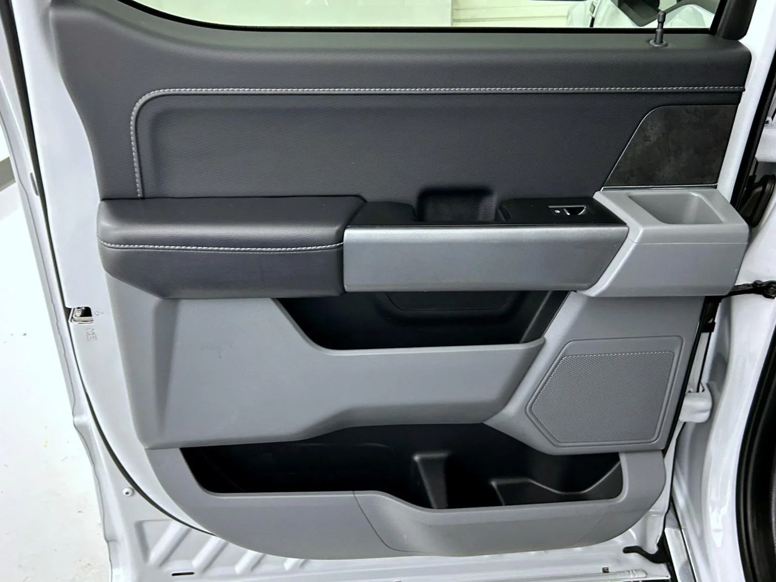 Used 2025 White Ford XLT image 20