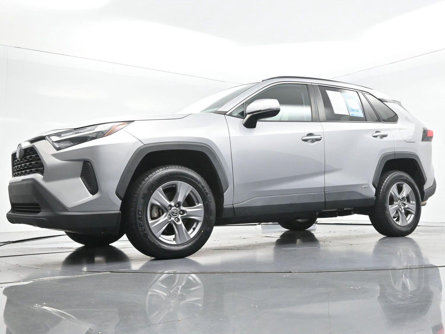 Used 2023 Silver Sky Metallic Toyota XLE image 46
