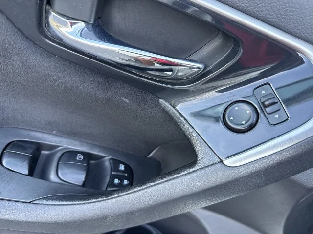 Used 2014 White Nissan 2.5 S image 25