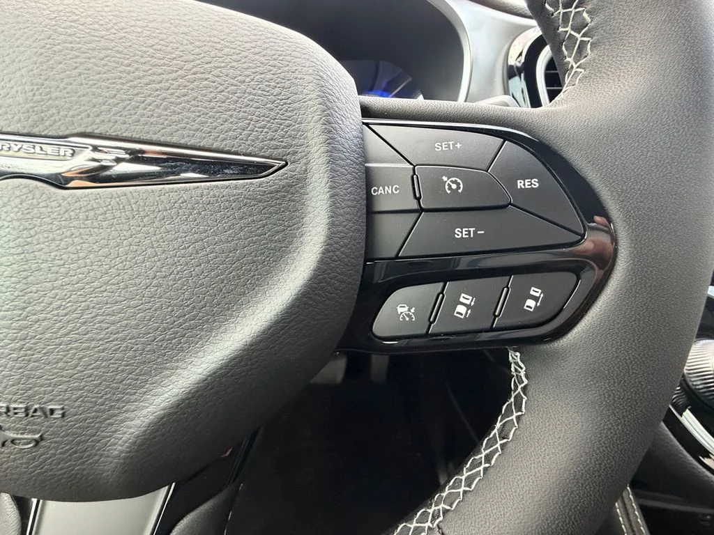 New 2026 White Chrysler Limited image 23