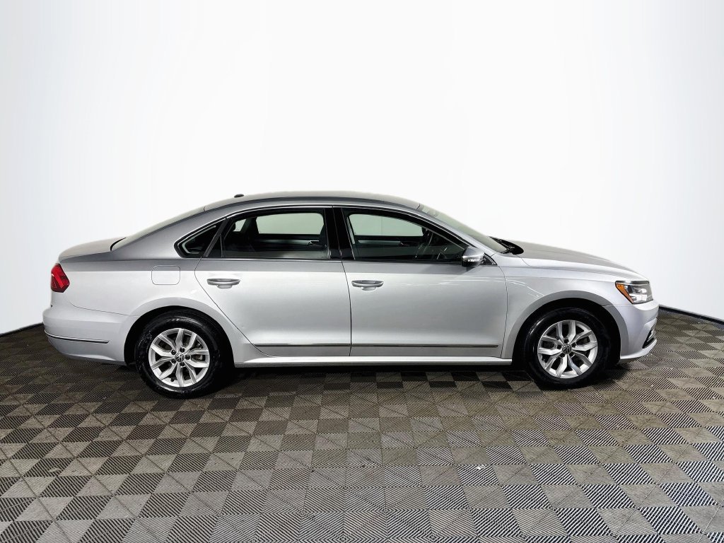 Used 2017 Silver Volkswagen 1.8T S image 5