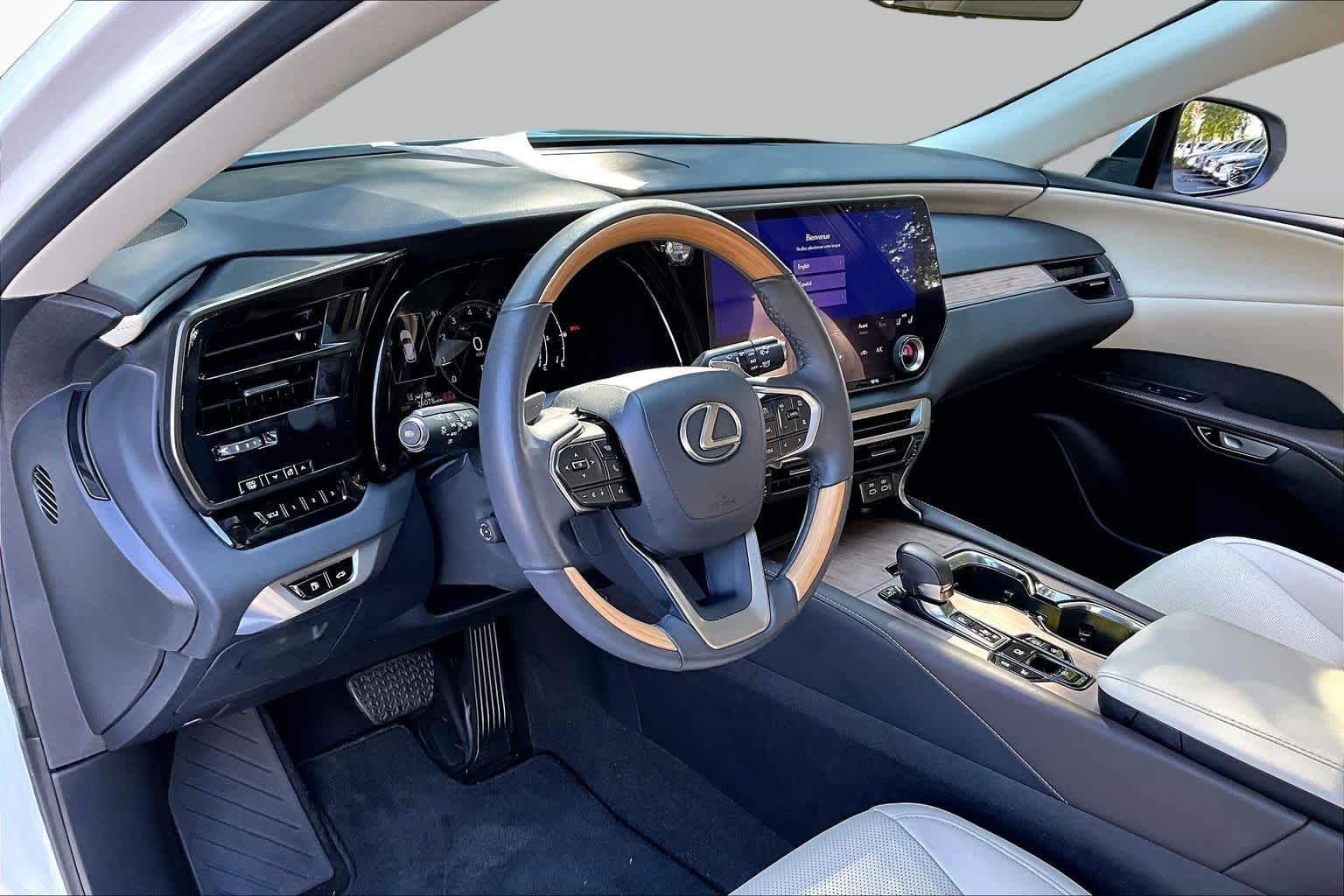 Used 2024 Eminent White Pearl Lexus Premium image 18