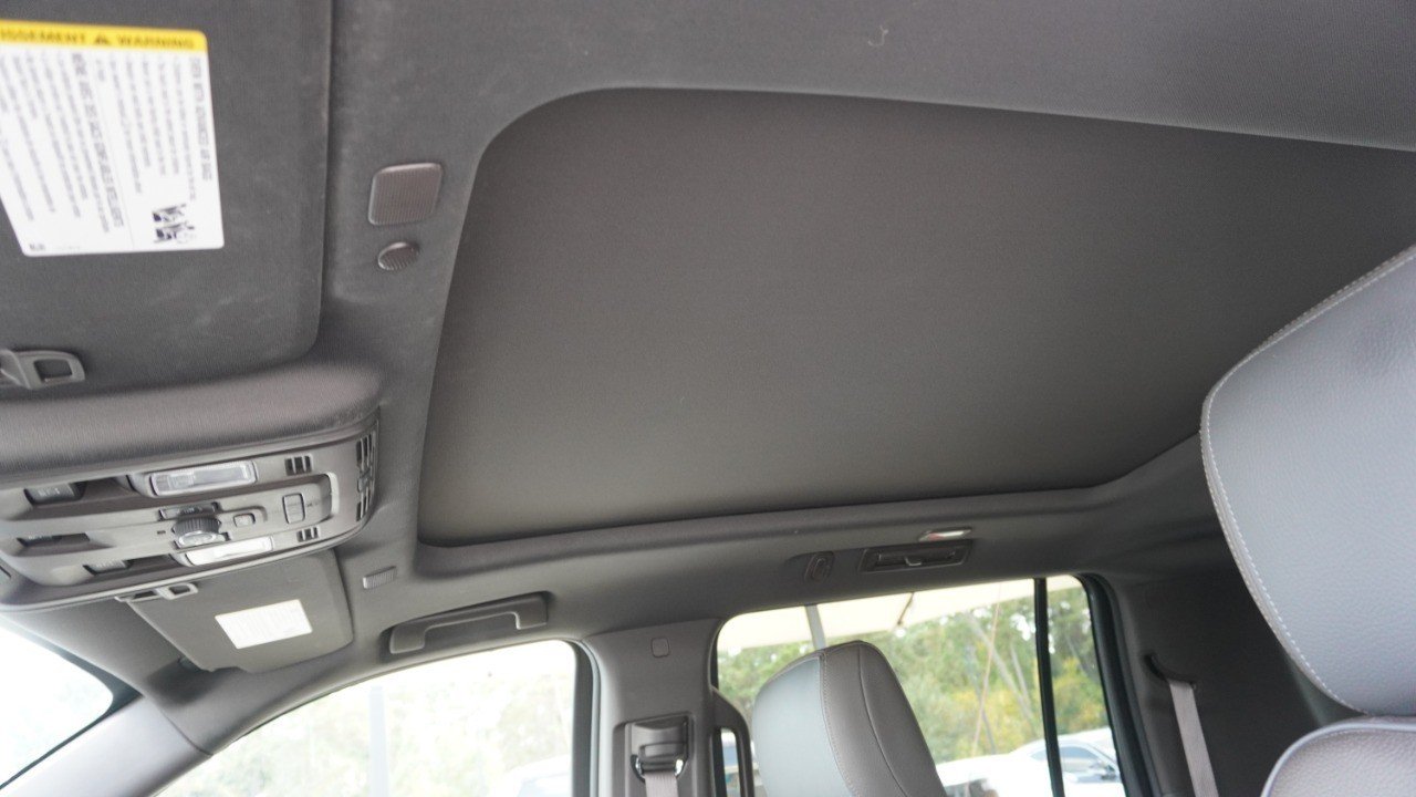 Used 2021 White GMC Denali image 7