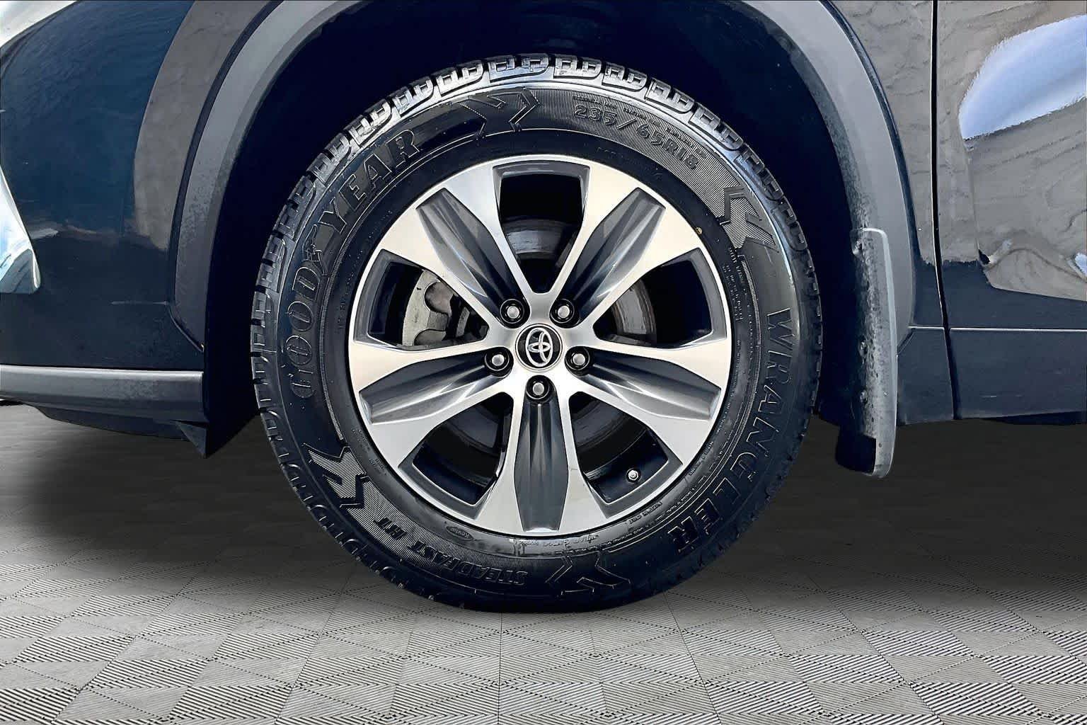 Used 2023 Midnight Black Metallic Toyota XLE image 11
