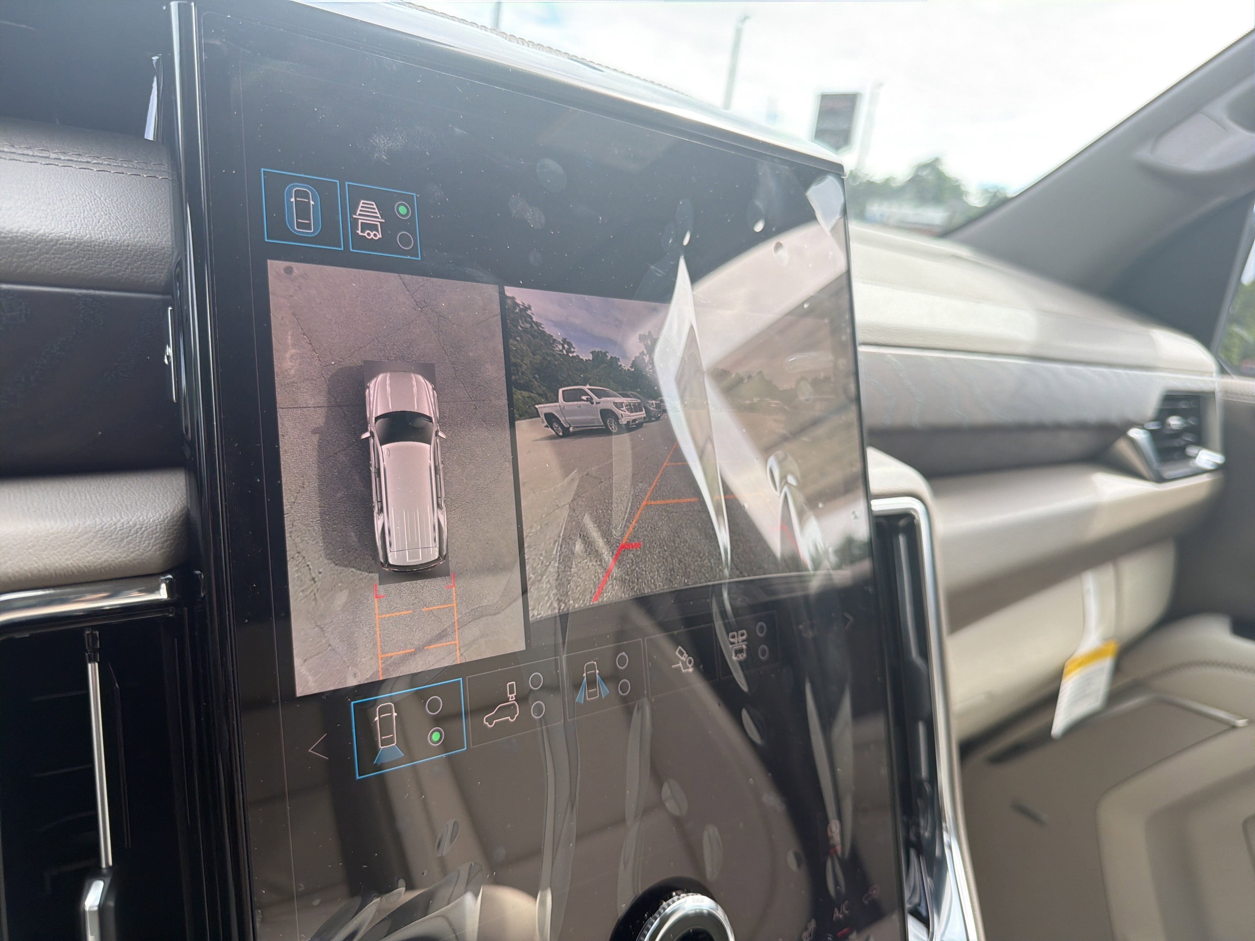 2026 GMC Yukon Denali - Photo 27