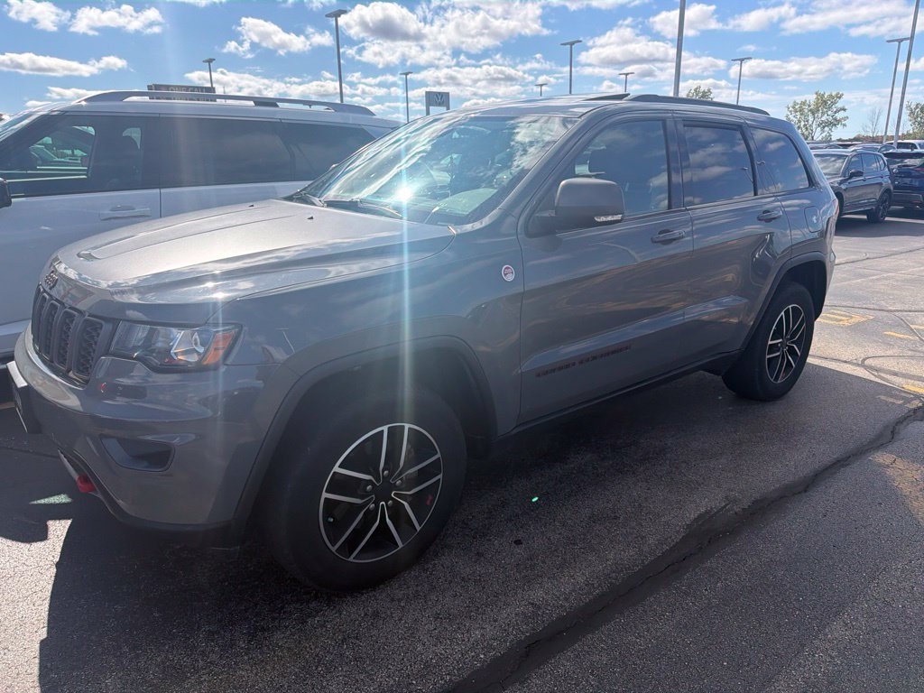 Used 2019 Sting-Gray Clearcoat Jeep Trailhawk image 4
