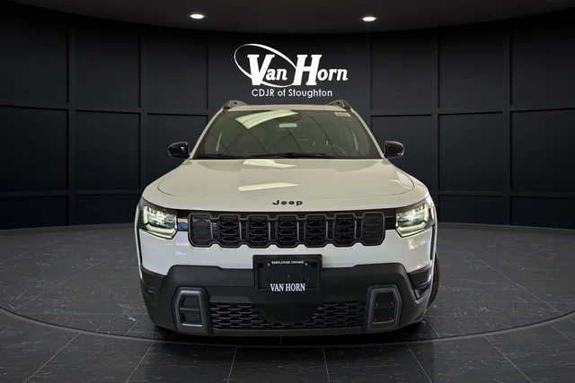 New 2026 Bright White Clear-Coat Exterior Paint Jeep Limited image 2