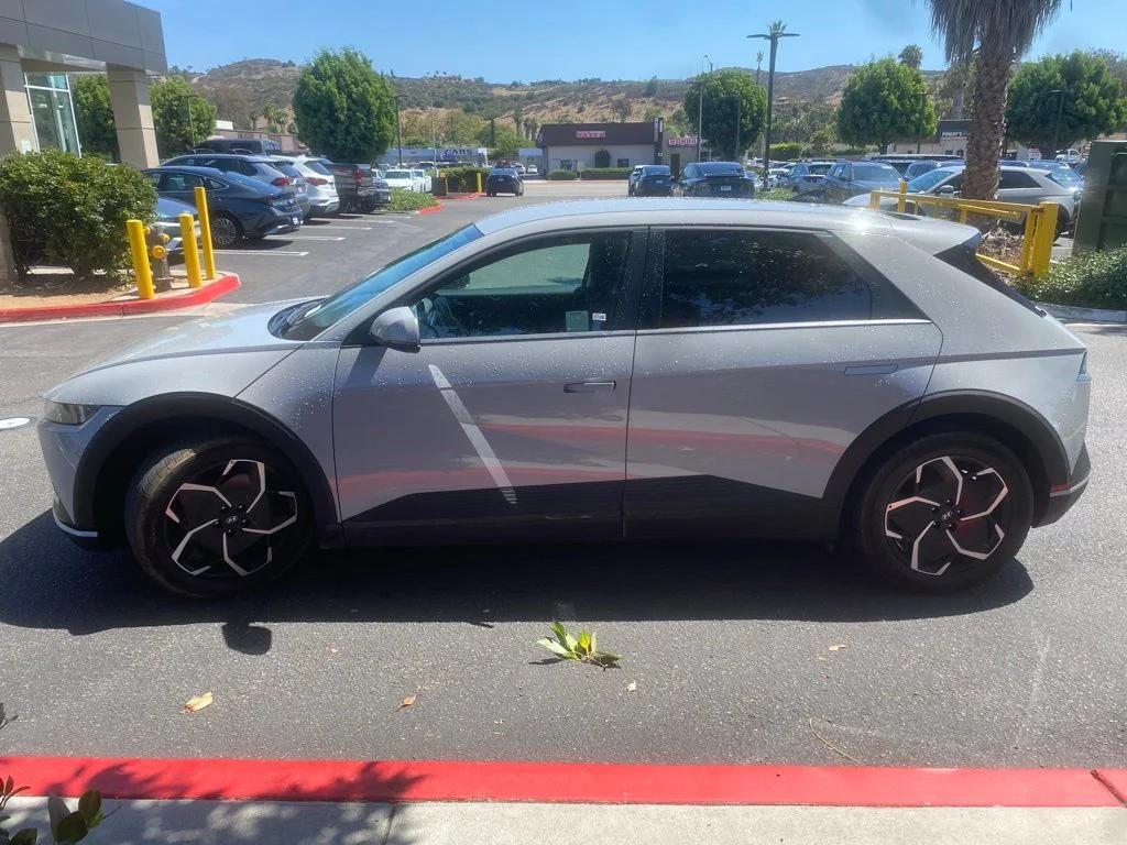 Used 2024 Gray Hyundai SEL image 4