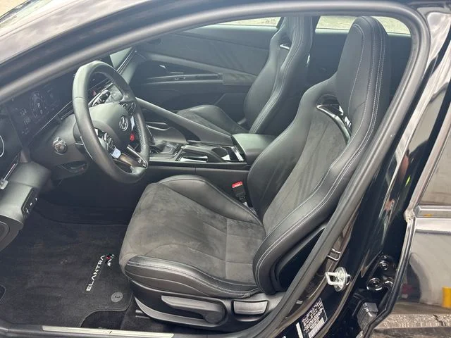 Used 2023 Black Hyundai Base image 10