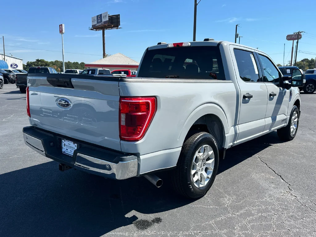 Used 2023 White Ford XLT image 7