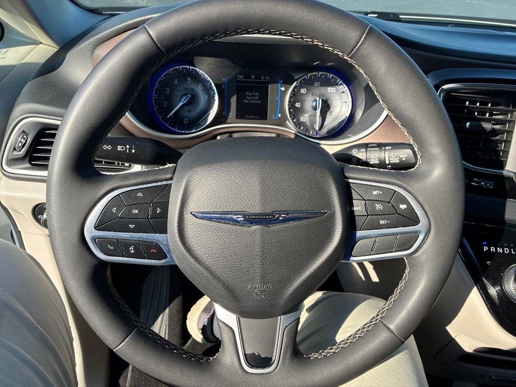 Used 2022 White Chrysler LX image 13