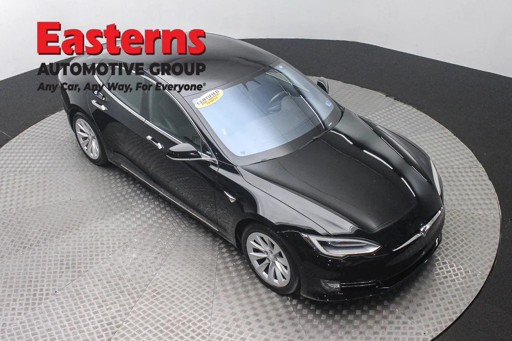 Used 2018 Black Tesla 75D image 3