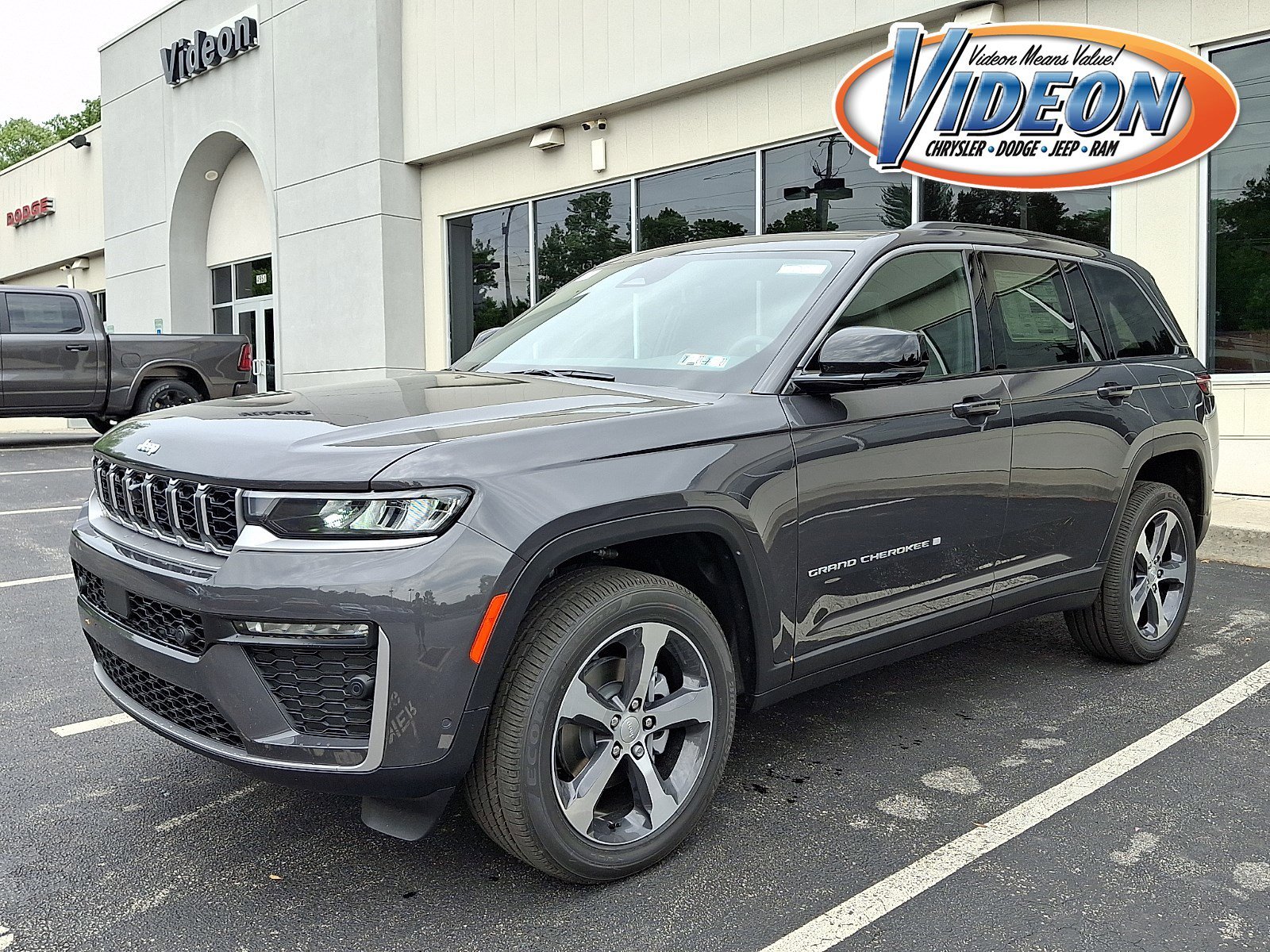 New 2026 Baltic Gray Metallic Clear-Coat Exterior Paint Jeep Limited image 1