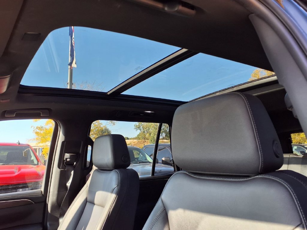 Used 2023 Black Chevrolet Z71 image 19