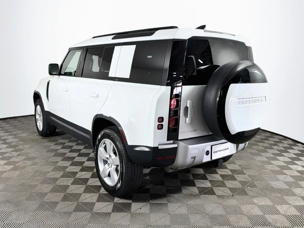 Used 2025 Fuji White Land Rover S image 7