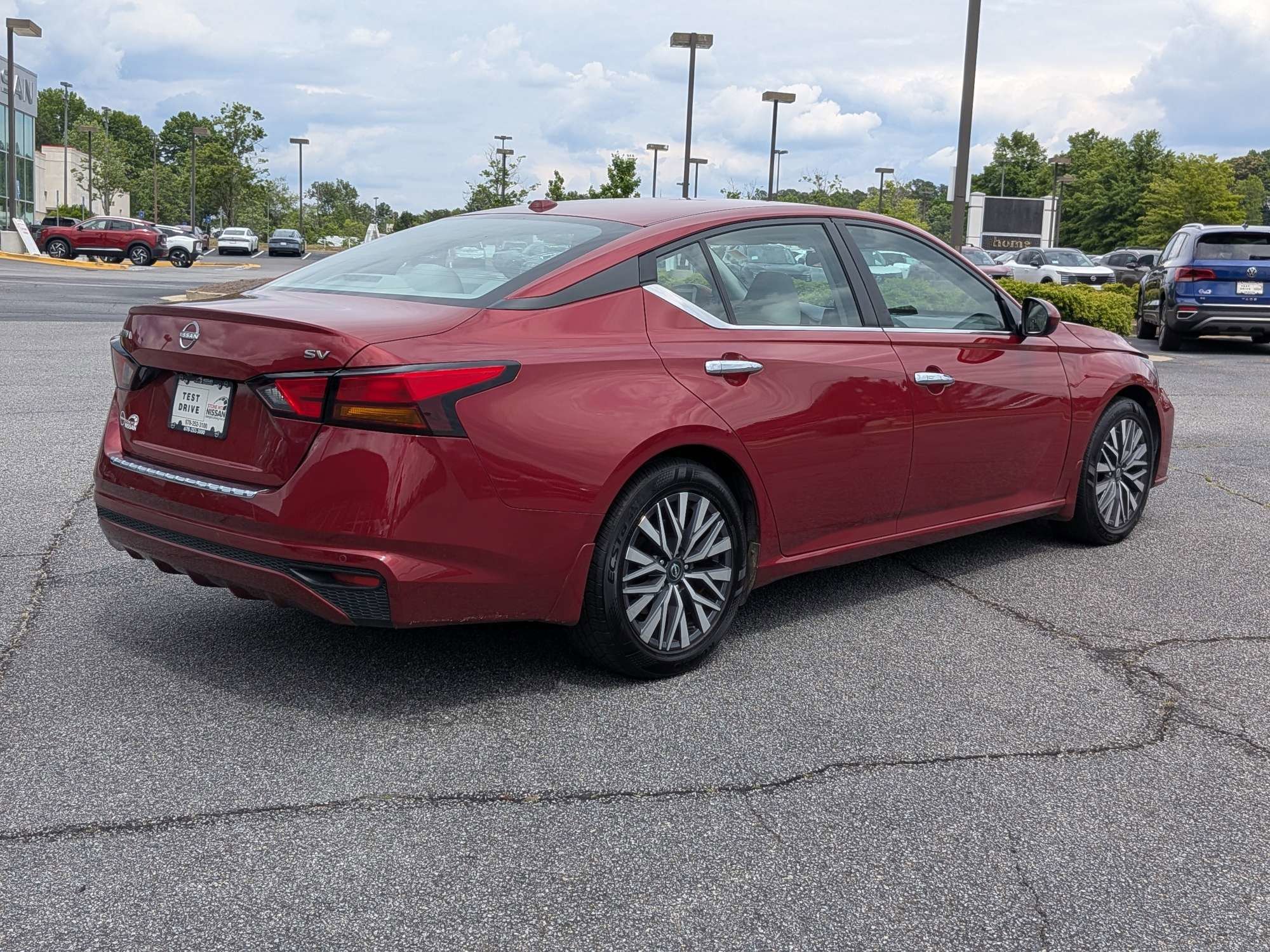 Used 2023 Red Nissan 2.5 SV image 3