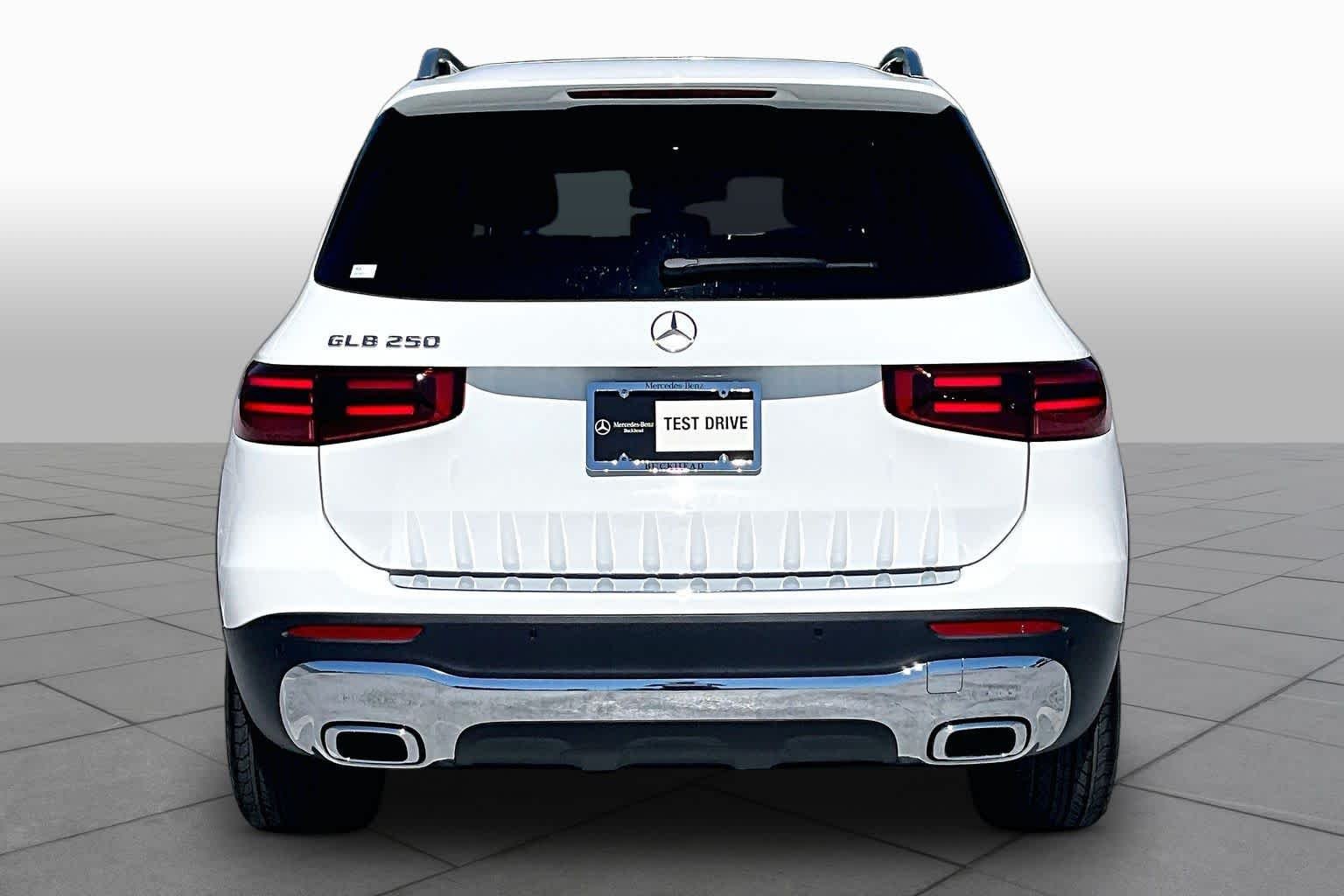 Used 2026 Polar White Mercedes-Benz GLB 250 image 5