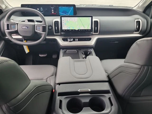 New 2027 Black Metallic Ford Active image 18