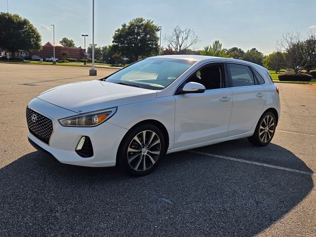 Used 2018 White Hyundai Base image 3